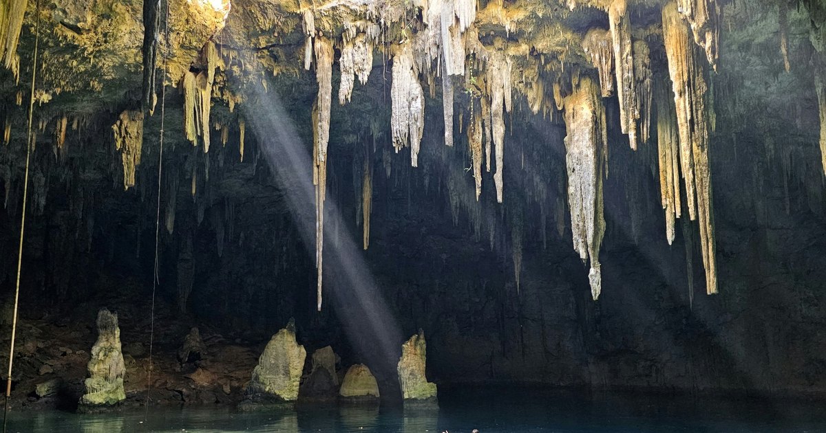 Cenote Underwater Photoshoot Tulum