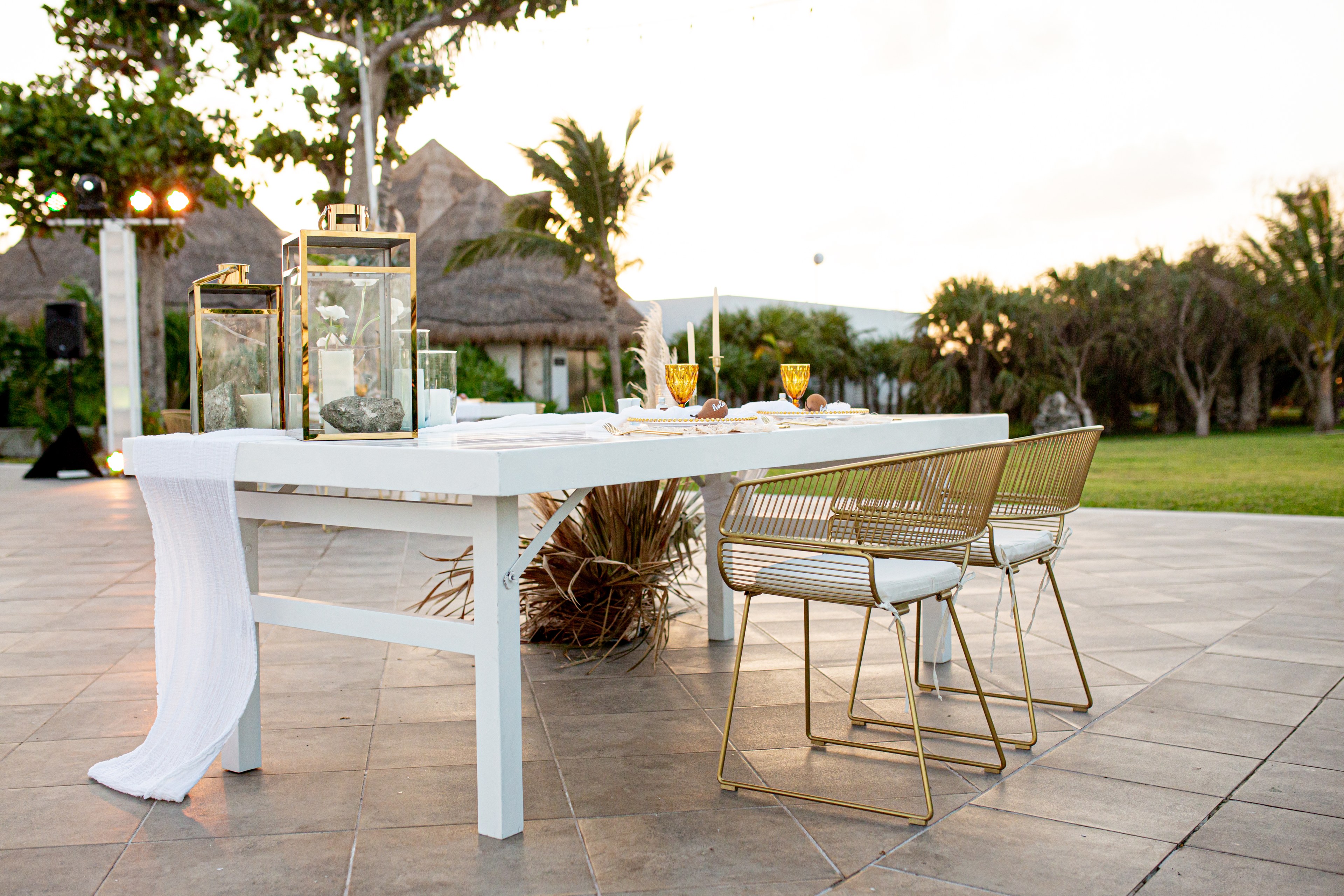 Wedding decor Cancún beach reception IVAE Studios