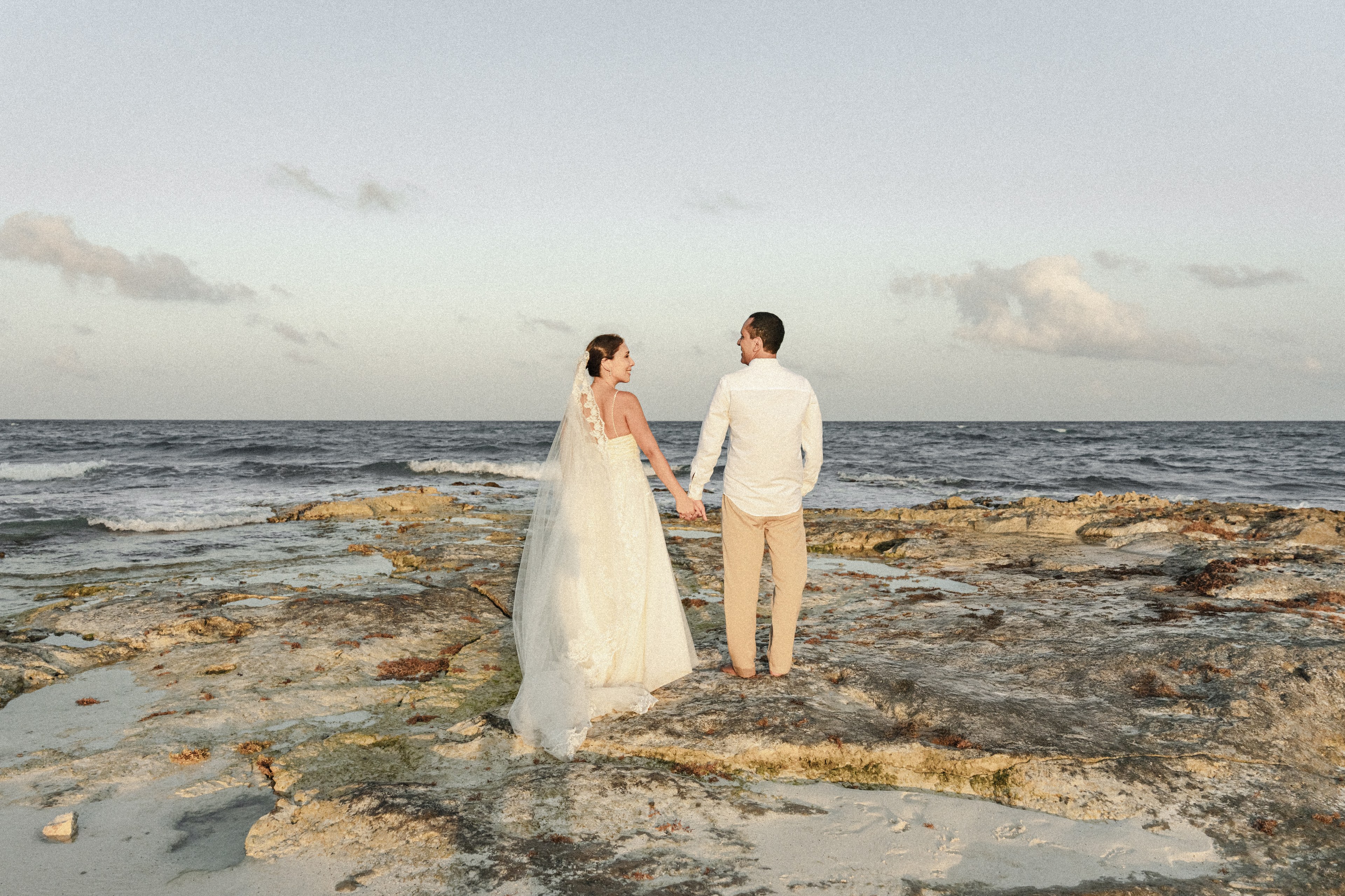Novio en la Riviera Maya fotografiado por IVAE Studios